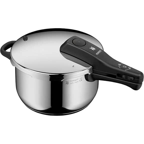 Die 15 besten Dampfdrucktöpfe, die das Kochen beschleunigen, ohne den Geschmack zu beeinträchtigen 15 WMF Perfect One 4,5 l Induktions-Schnellkochtopf