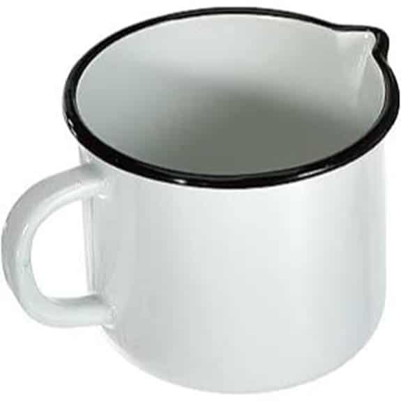 Die 15 besten Milchtöpfe, mit denen das Erhitzen von Milch mühelos und sicher gelingt 8 Karl Kruger Emaille-Milchkännchen mit Ausguss (1 l)