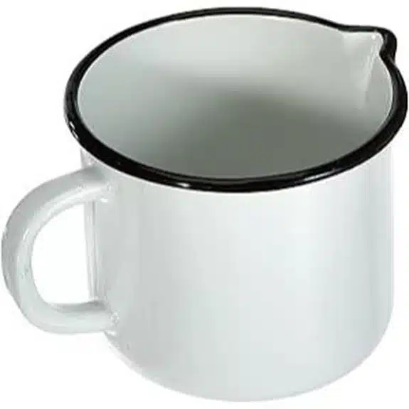 Die 15 besten Milchtöpfe, mit denen das Erhitzen von Milch mühelos und sicher gelingt 8 Karl Kruger Emaille-Milchkännchen mit Ausguss (1 l)