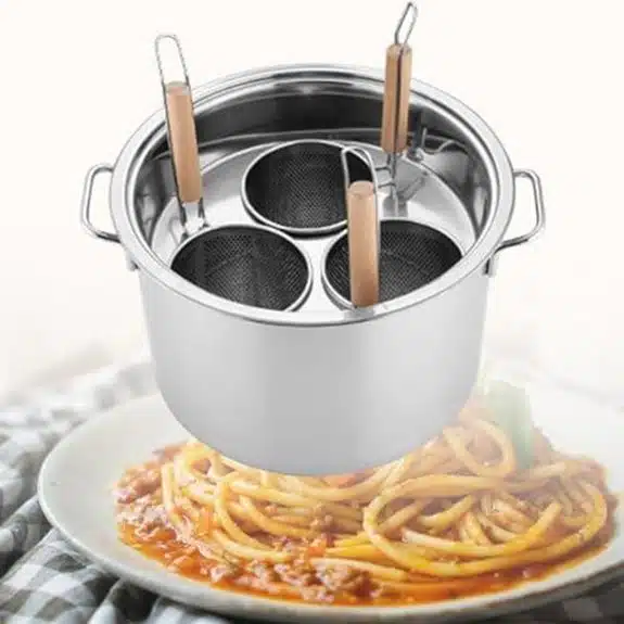 15 Best Kochtöpfe mit Siebeinsätzen, die das Abgießen erleichtern 12 Edelstahl-Nudeltopf mit Siebeinsatz