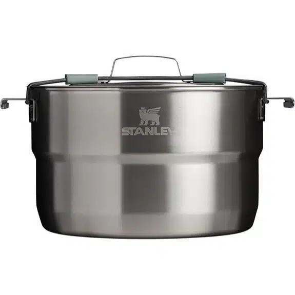 Die 5 besten Topfsets für Camping, die das Kochen im Freien zum Kinderspiel machen 4 Stanley Wildfare Core Full Serve 20-teiliges Kochgeschirrset 3,78 Liter
