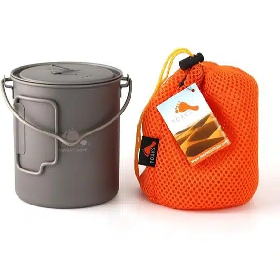 15 Best ultraleichte Kochtöpfe, die Rucksackküchen revolutionieren 3 TOAKS Titan-Topf 750 ml mit Bügelgriff von TOAKS
