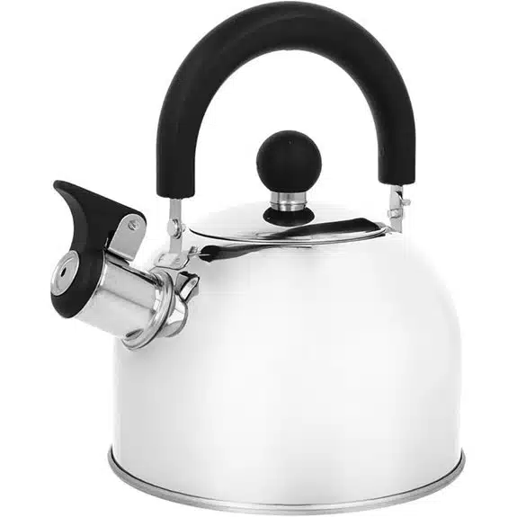 Die 10 besten Kochkessel-Camping-Töpfe, die Campingplätze in Küchen verwandeln 5 Pfeifender 1,5-Liter-Camping-Wasserkocher in Silber