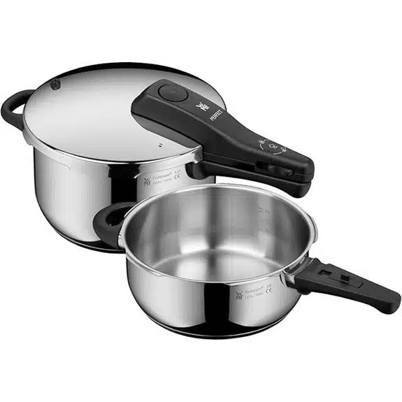 Die 15 besten Schnellkochtopf-Sets, die jedes Abendessen beschleunigen 16 WMF Perfect One Pot Schnellkochtopf-Set (2-teilig)